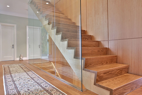 sub-private-residence-wooden-staircase